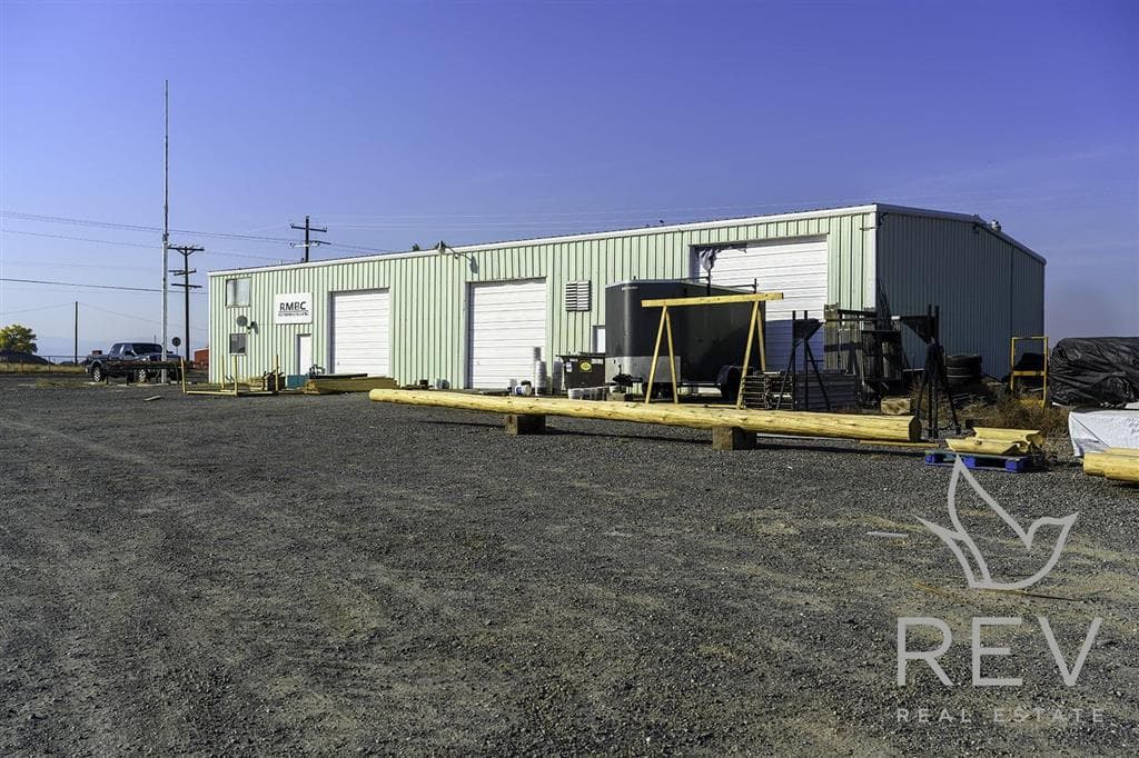 699 Lane 9 — photo 6 of 25