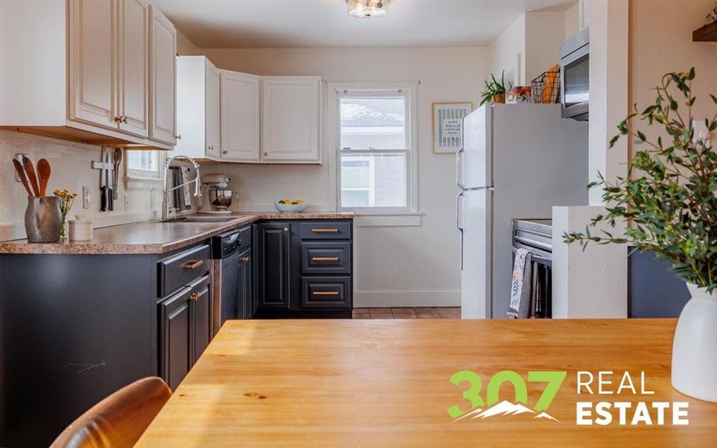 637 19th St — photo 5 of 25