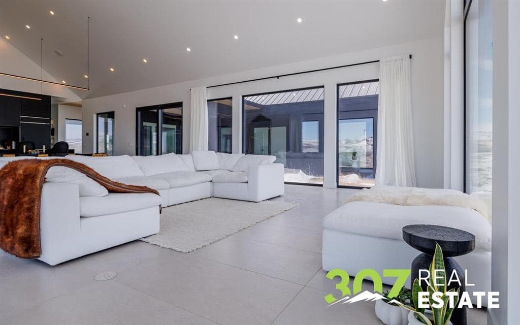 62 Skull Creek Dr — photo 16 of 25