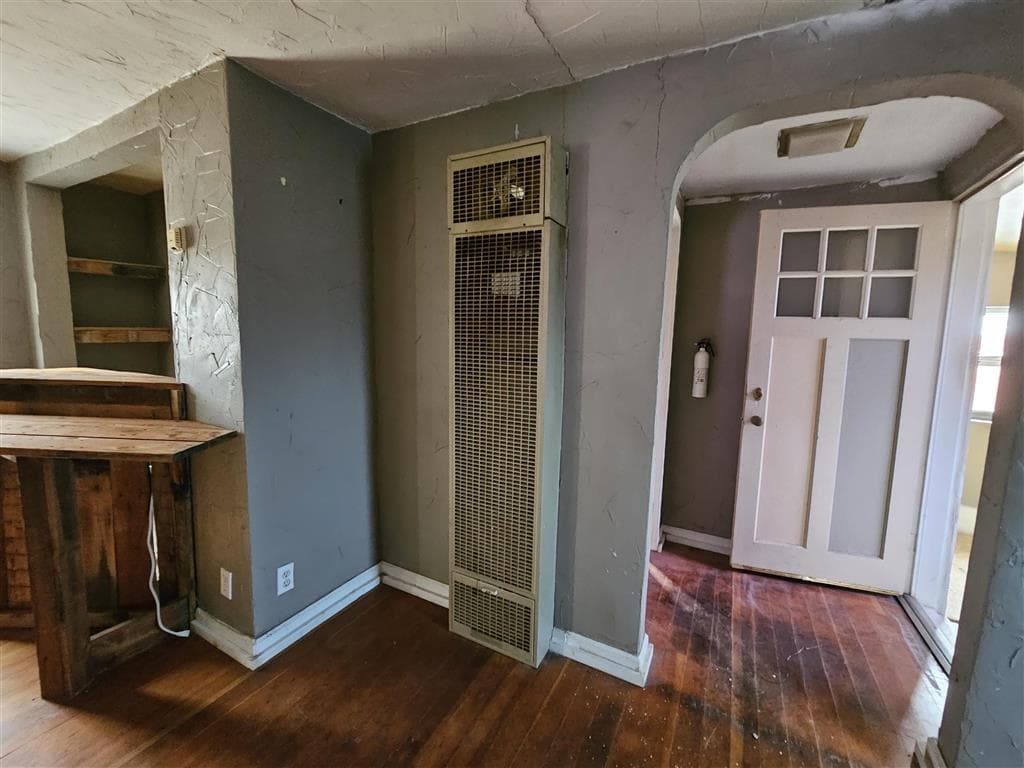 721 Broadway St — photo 11 of 20