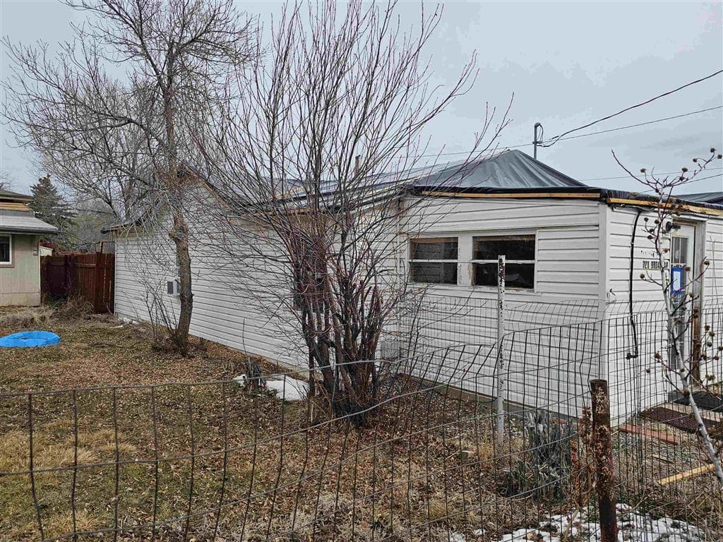 721 Broadway St — photo 3 of 20