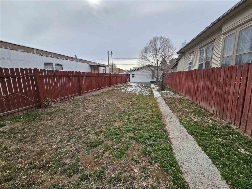 721 Broadway St — photo 6 of 20