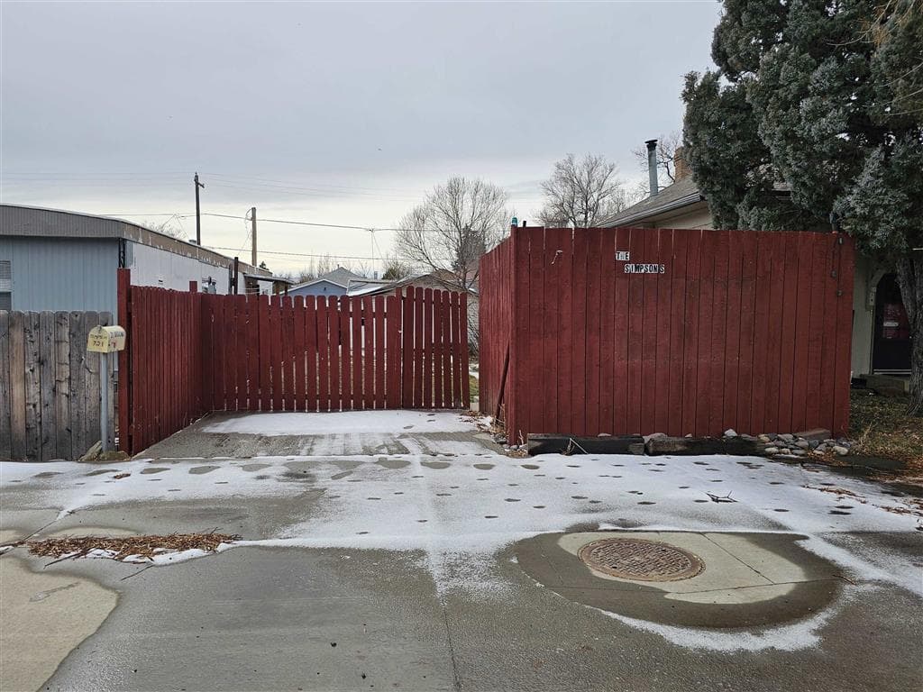 721 Broadway St — photo 8 of 20