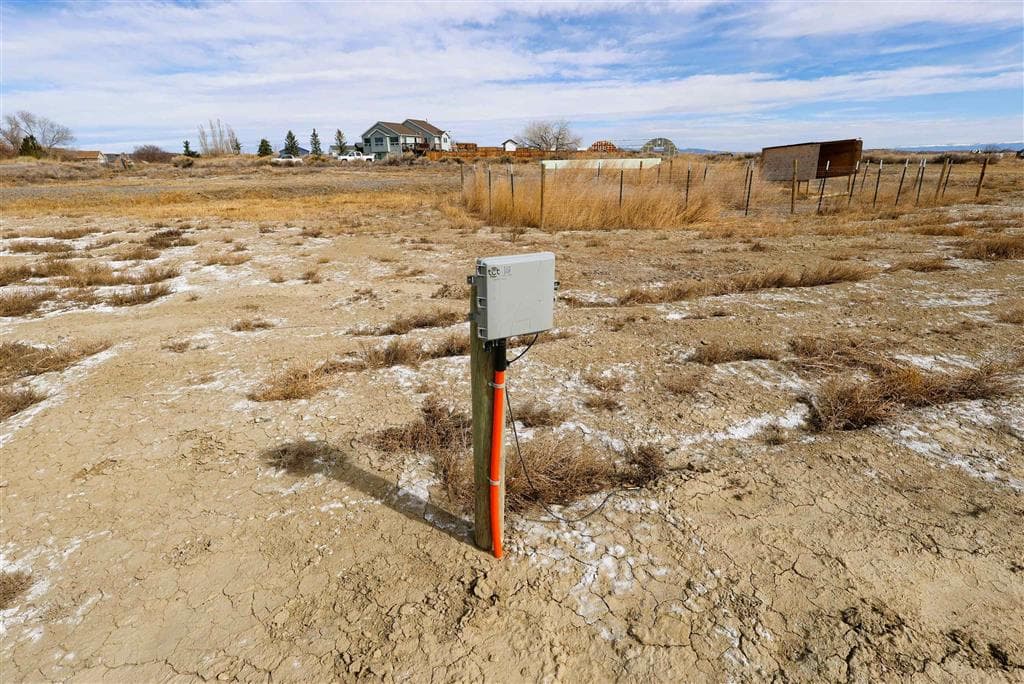 737 Henry Rd — photo 6 of 6