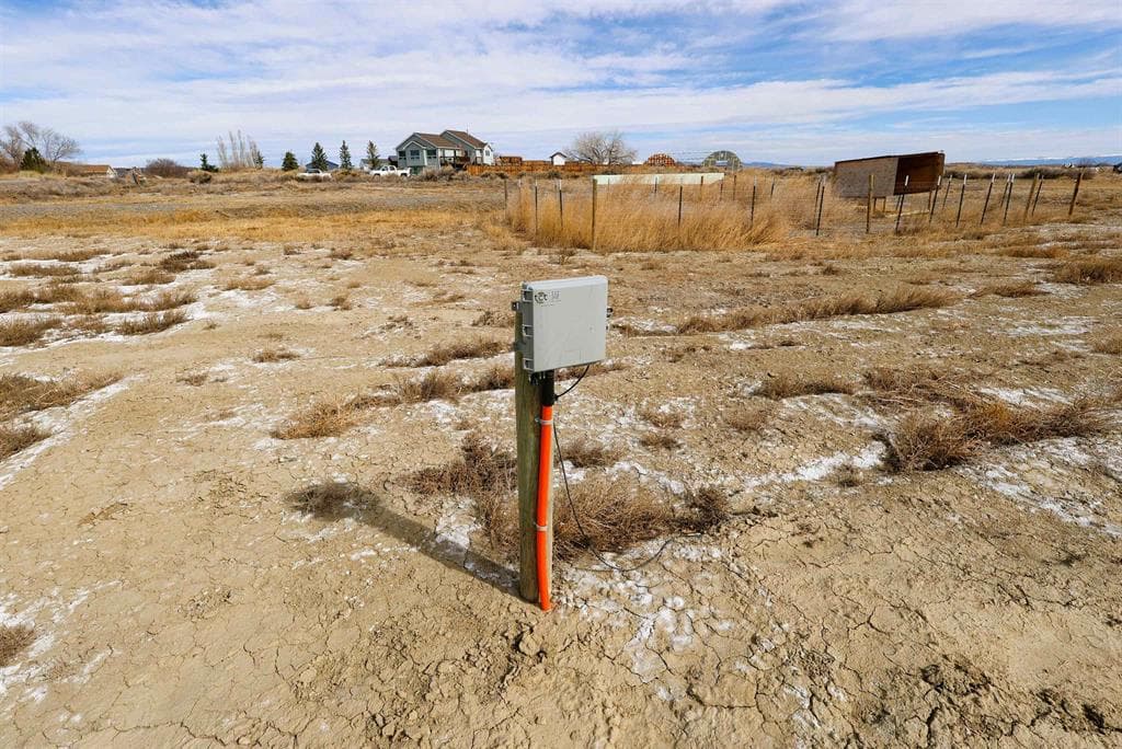 737 Henry Rd — photo 7 of 7