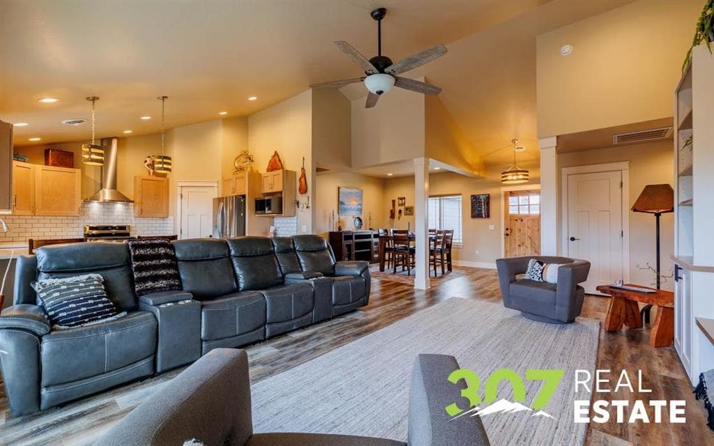 3031 Hardpan Ave — photo 9 of 25