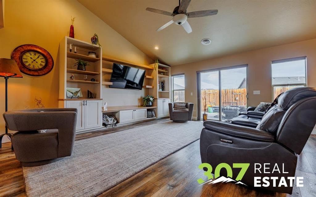 3031 Hardpan Ave — photo 10 of 25