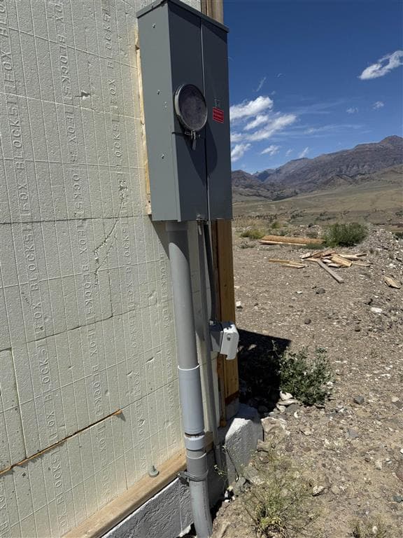 203 Hawk Dr — photo 2 of 17