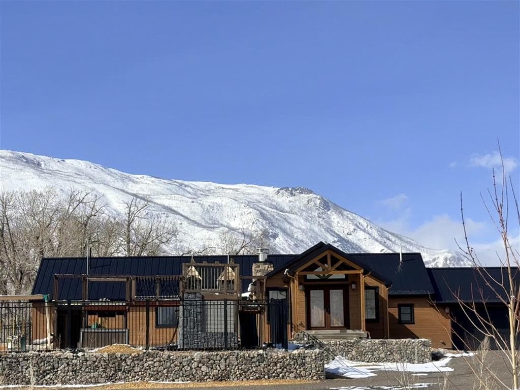 409 Tolman Rd photo 1