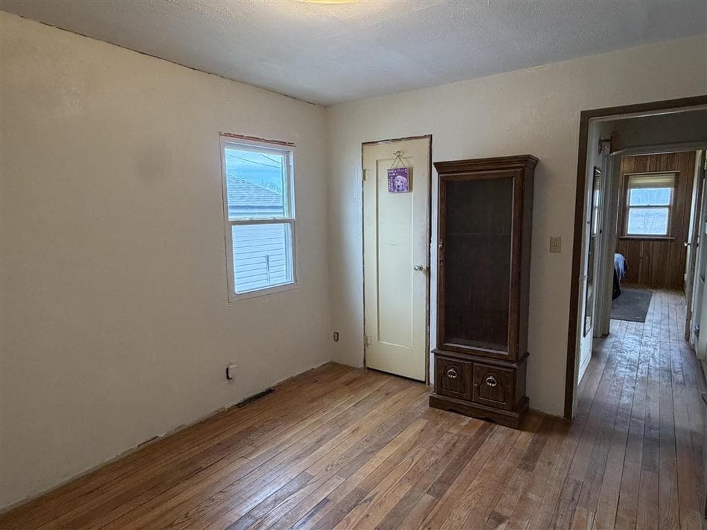 487 E 3rd St — photo 11 of 19