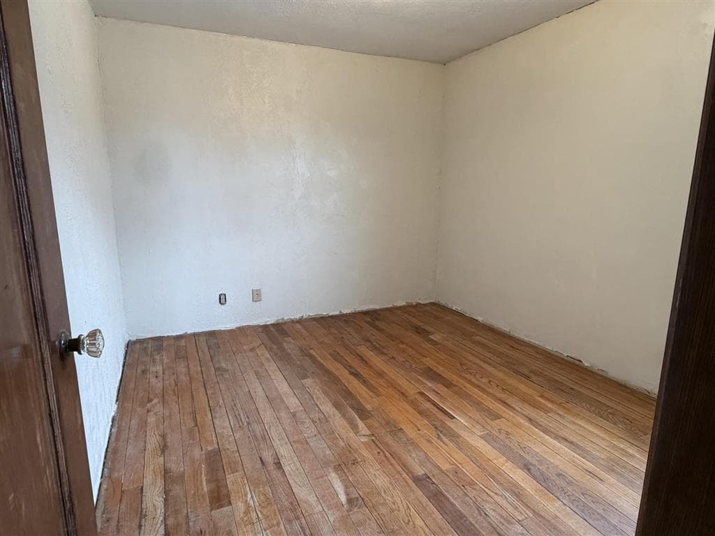 487 E 3rd St — photo 10 of 19