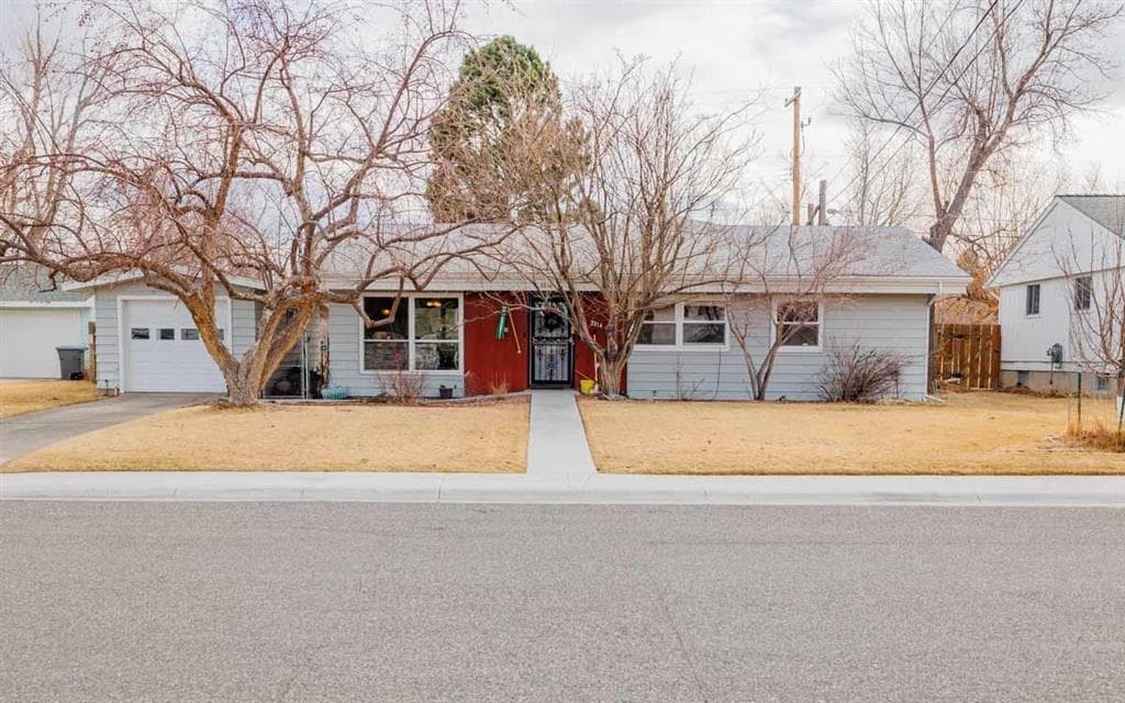 2514 Carter Ave photo 1