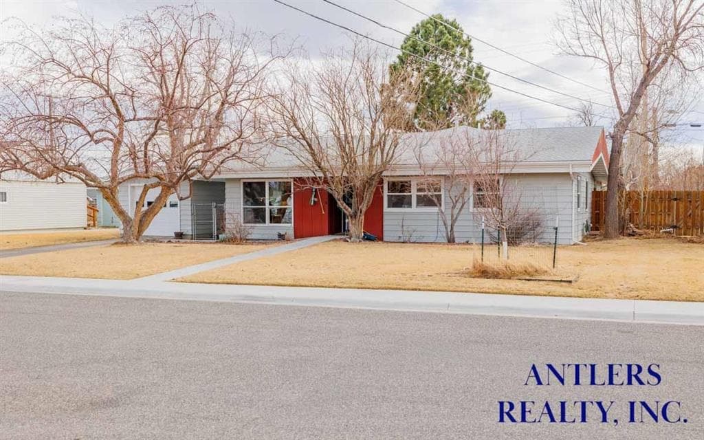 2514 Carter Ave — photo 2 of 25