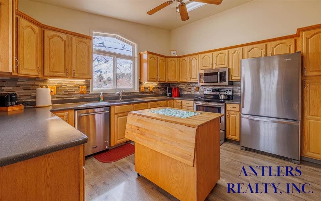 2514 Carter Ave — photo 11 of 25