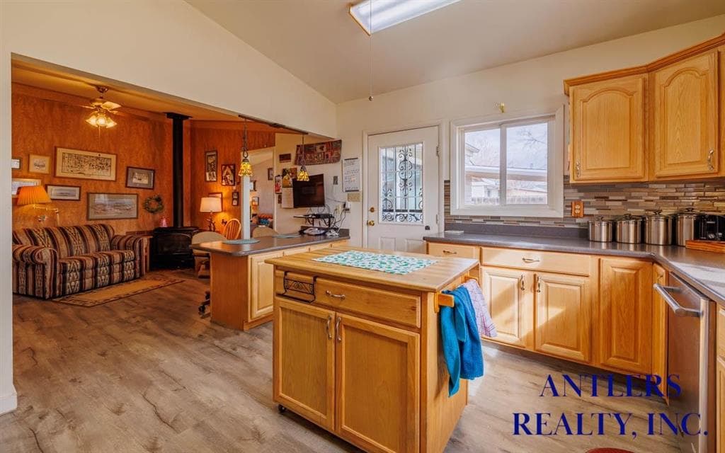 2514 Carter Ave — photo 12 of 25