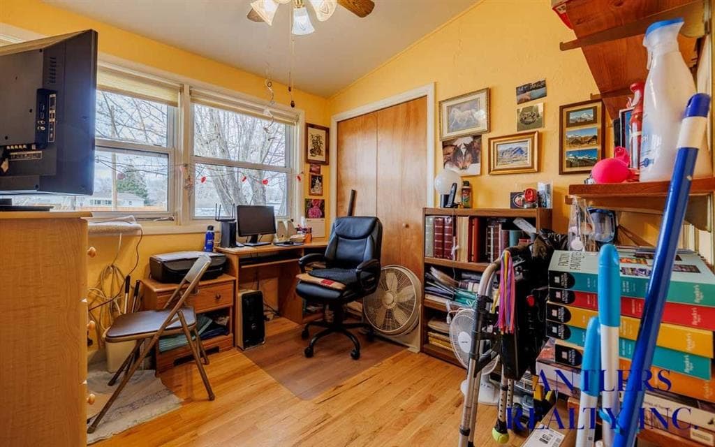 2514 Carter Ave — photo 16 of 25