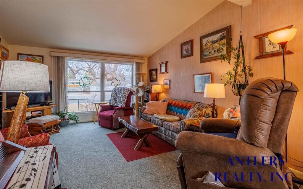 2514 Carter Ave — photo 8 of 25