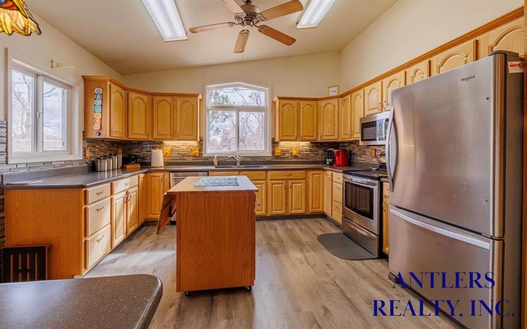 2514 Carter Ave — photo 10 of 25