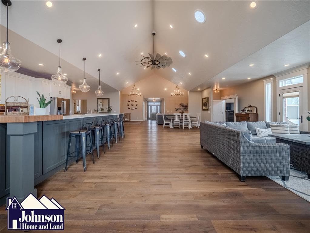 450 S Division St — photo 12 of 25