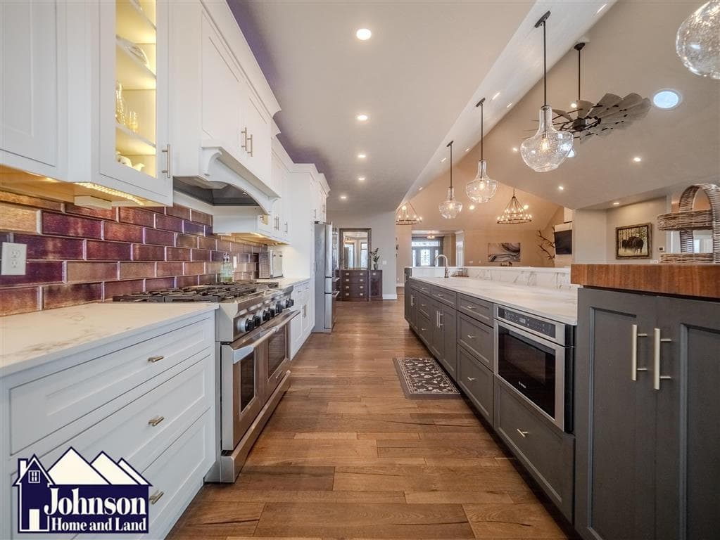 450 S Division St — photo 15 of 25