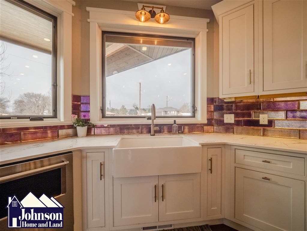 450 S Division St — photo 17 of 25