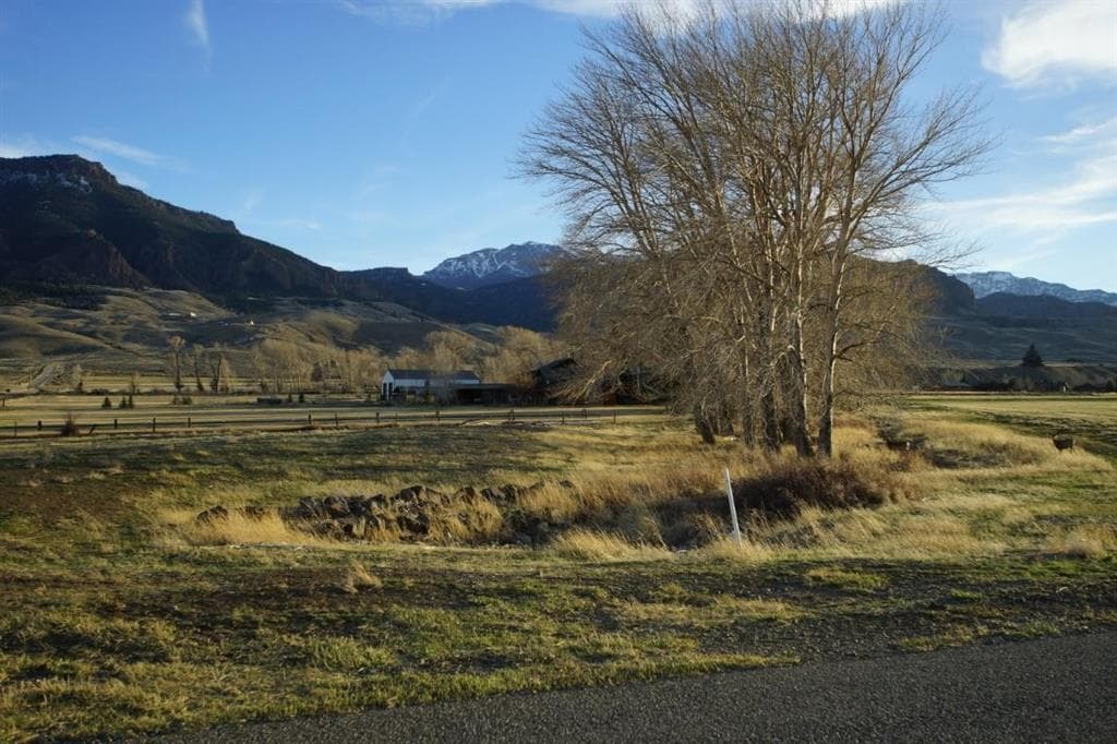 48 Big Creek Dr — photo 3 of 11