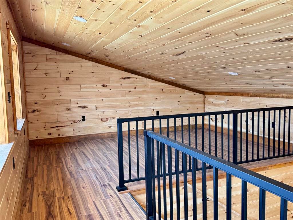 212 Hawk Dr — photo 19 of 25