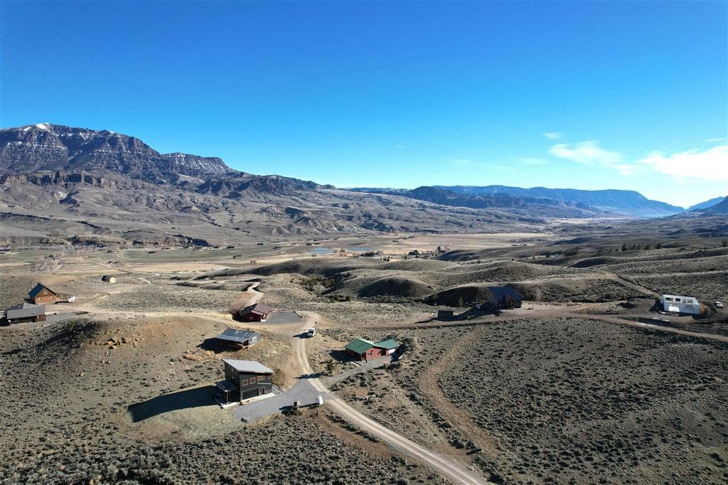 212 Hawk Dr — photo 3 of 9