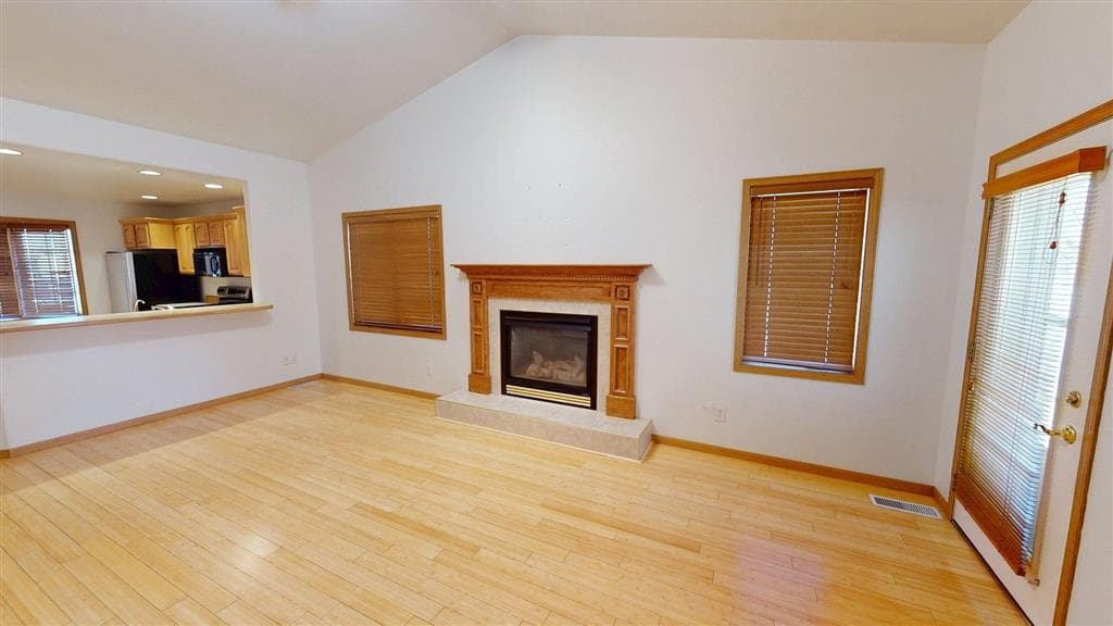 2014 Cougar Ave — photo 3 of 25