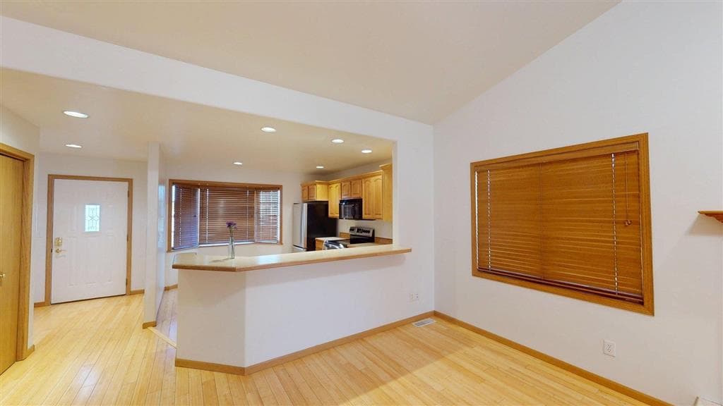 2014 Cougar Ave — photo 9 of 25