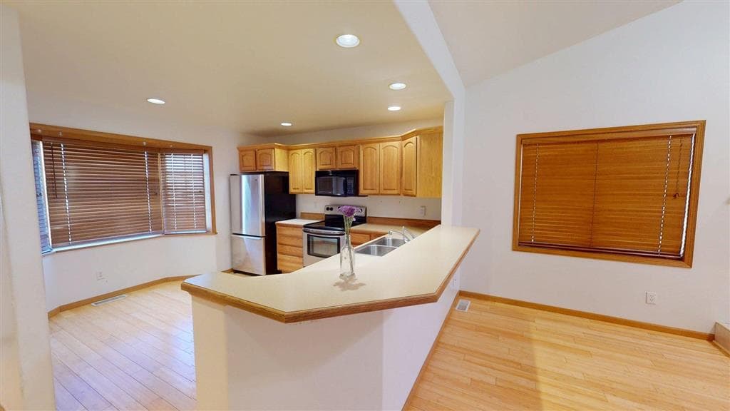 2014 Cougar Ave — photo 10 of 25