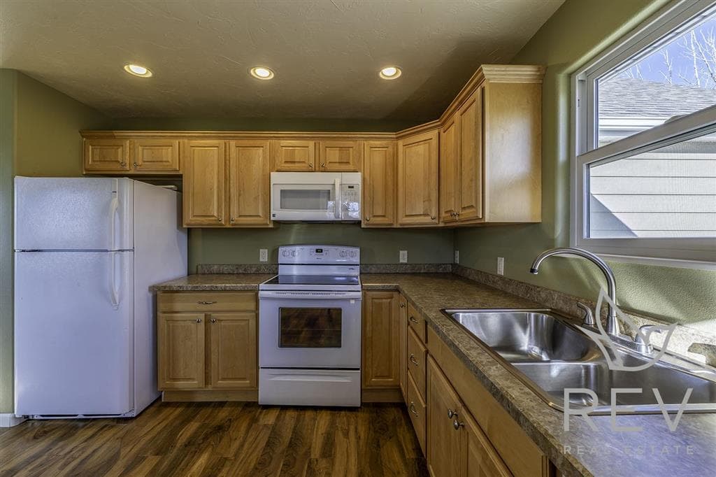 2707 Central Ave — photo 5 of 25