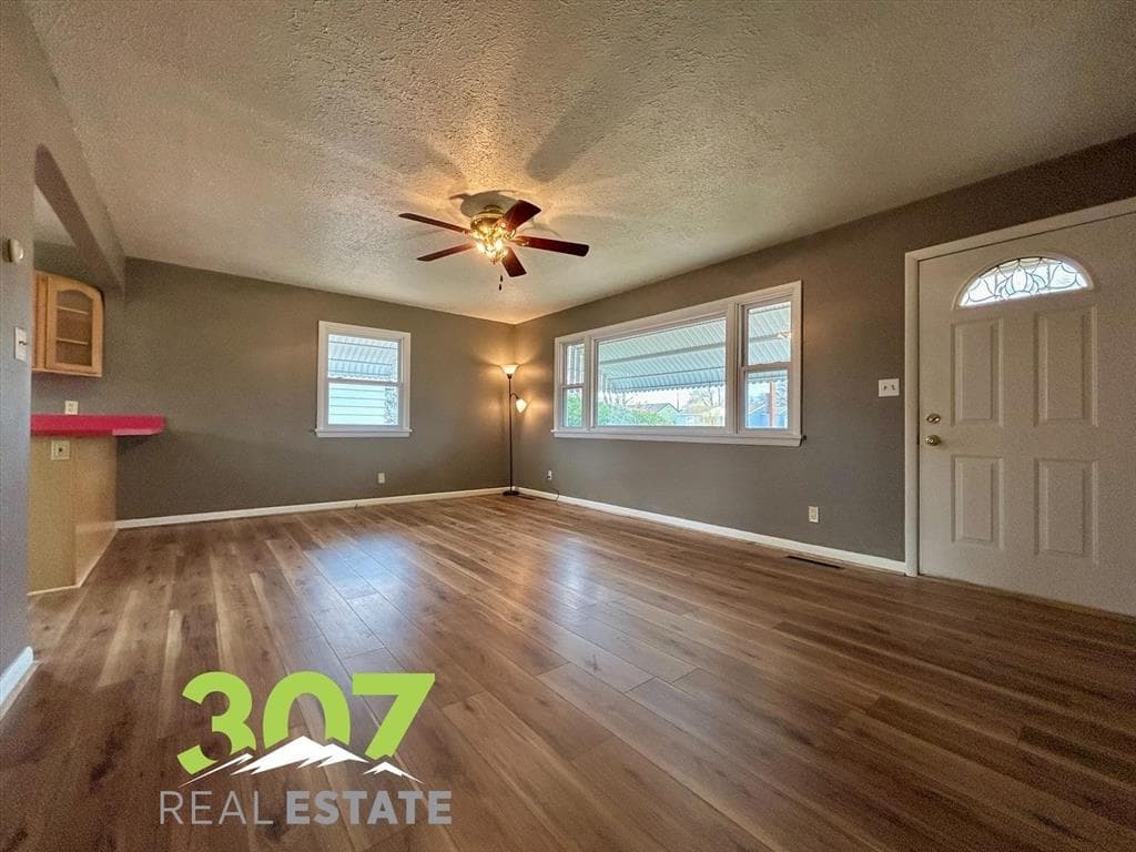 535 S Clark St — photo 6 of 25