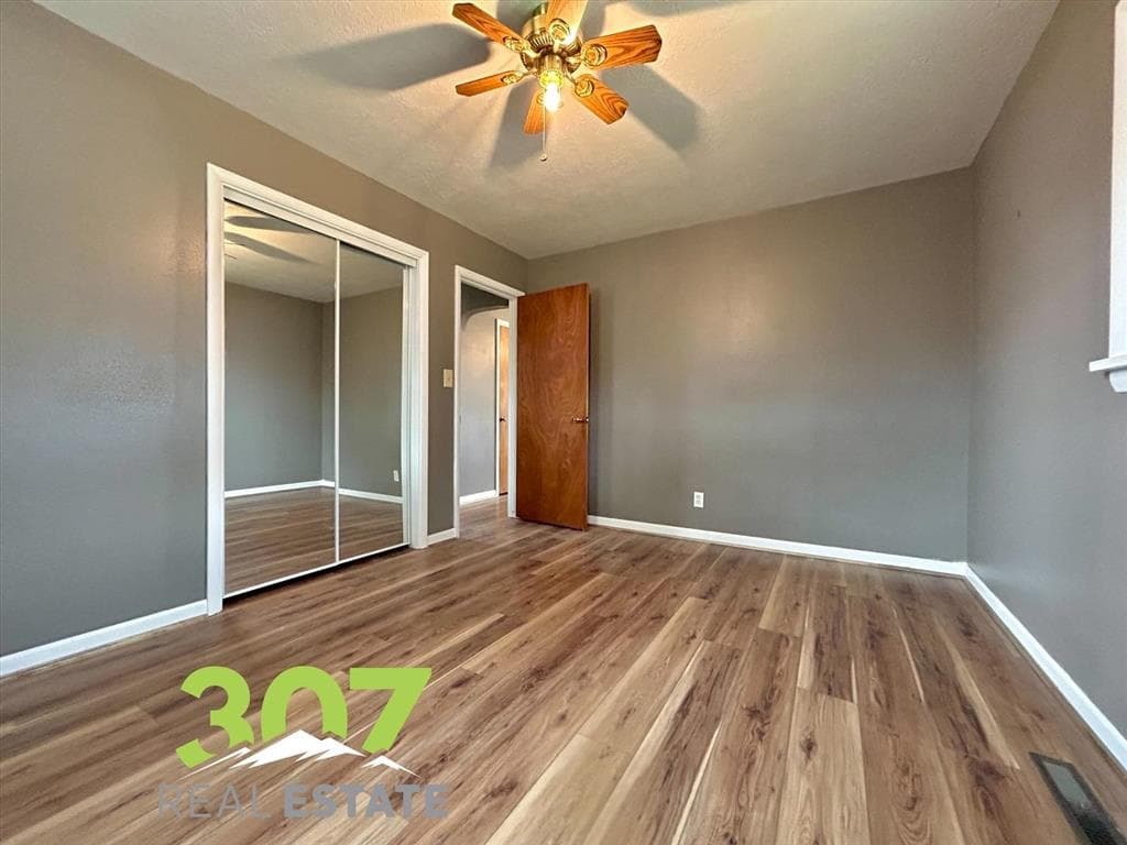 535 S Clark St — photo 10 of 25