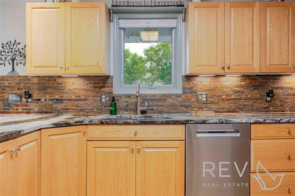 14 Beacon Dr — photo 14 of 25