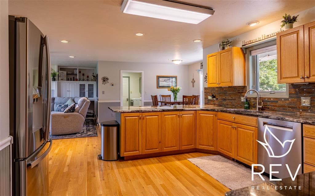 14 Beacon Dr — photo 16 of 25