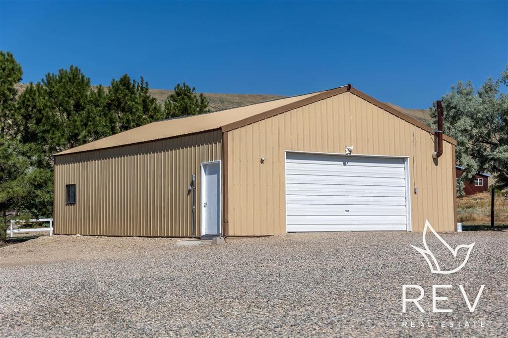 14 Beacon Dr — photo 8 of 25