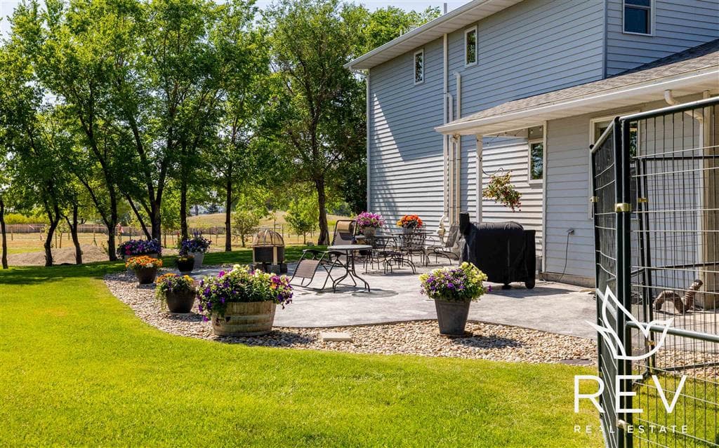 14 Beacon Dr — photo 10 of 25