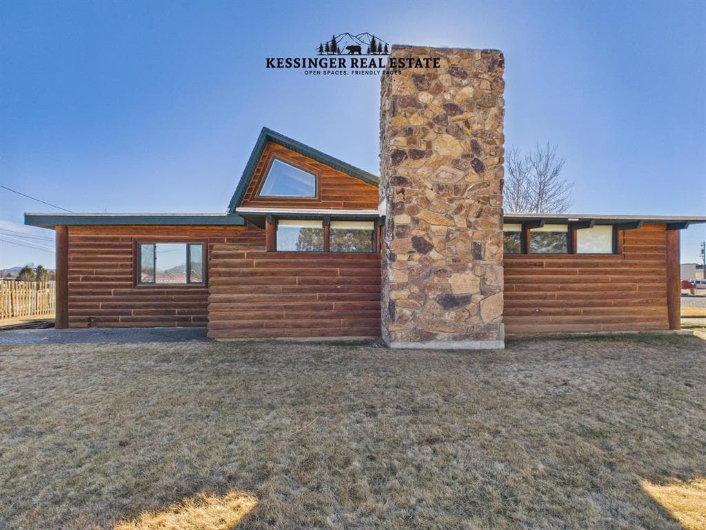 324 Robert St — photo 4 of 25