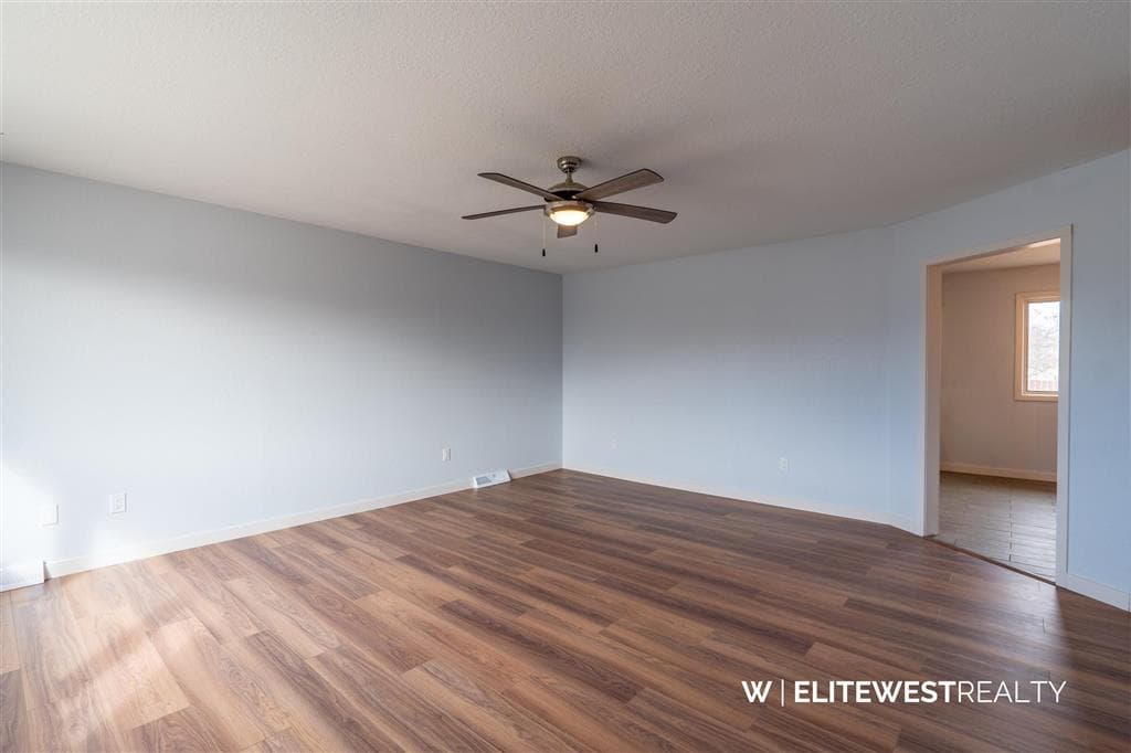 915 E Monroe Street — photo 2 of 25