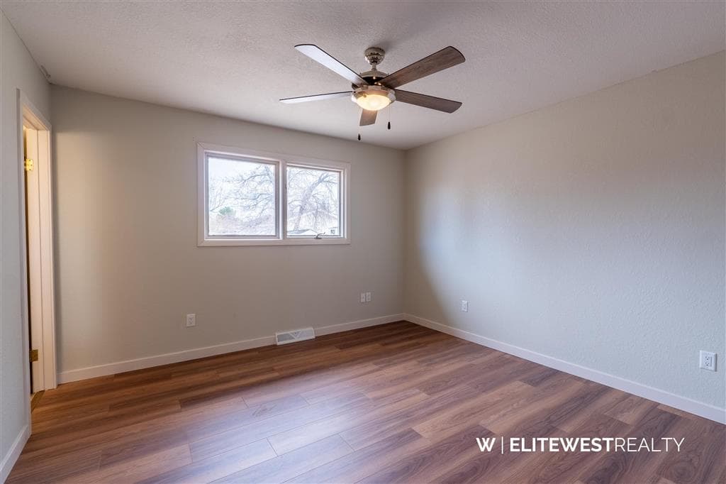 915 E Monroe Street — photo 16 of 25