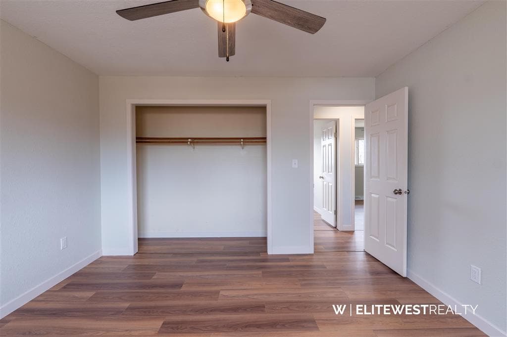 915 E Monroe Street — photo 17 of 25