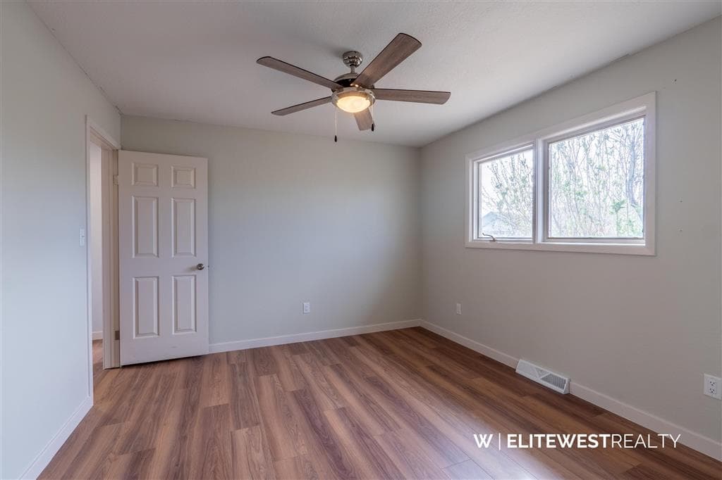 915 E Monroe Street — photo 10 of 25