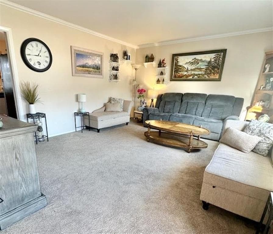 1313 Russell Ave — photo 2 of 14