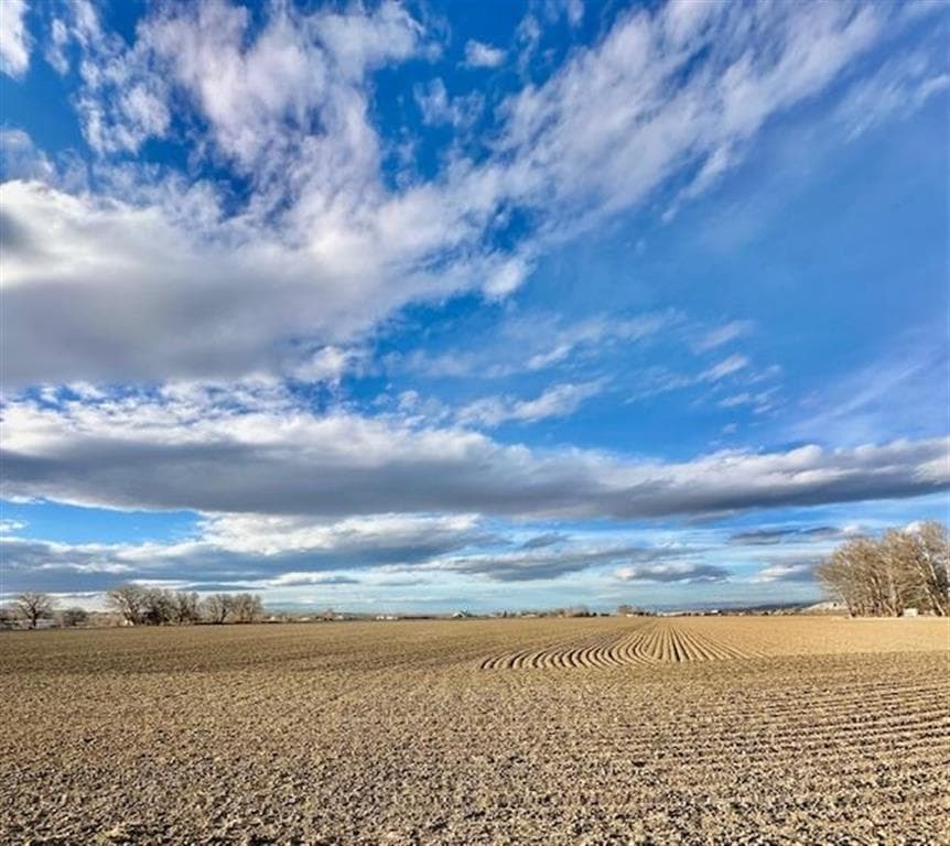 1313 Russell Ave — photo 13 of 14