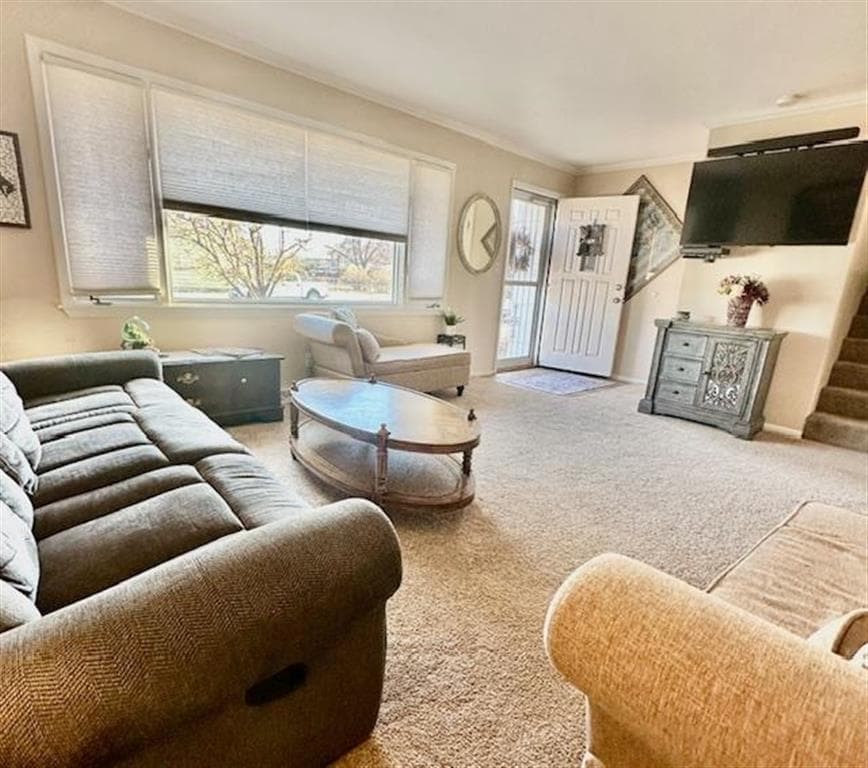 1313 Russell Ave — photo 3 of 14