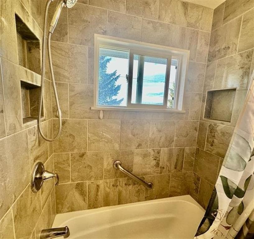 1313 Russell Ave — photo 7 of 14