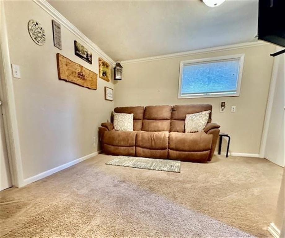 1313 Russell Ave — photo 9 of 14