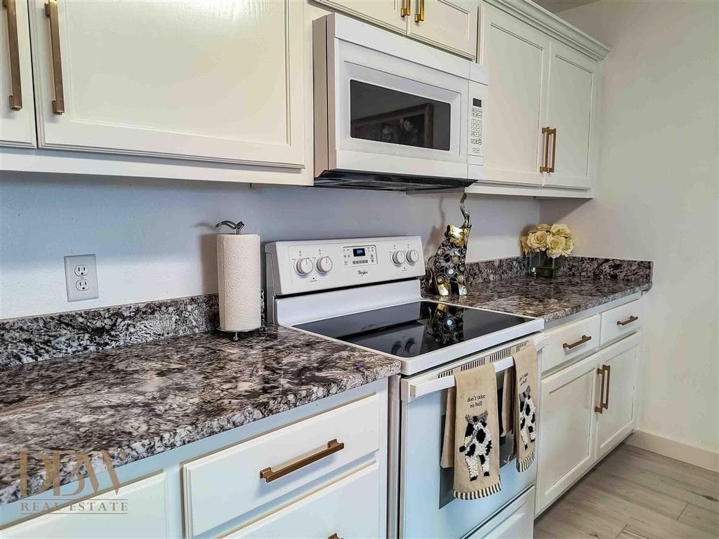 2850 Kent Ave — photo 16 of 25