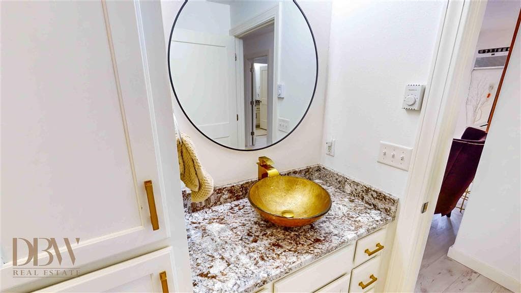 2850 Kent Ave — photo 3 of 25